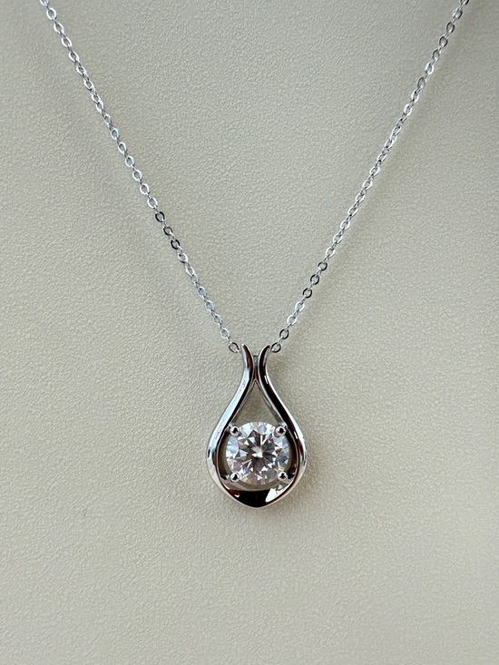 Jewelry - S925 2ct Teardrop Moissanite Diamond Pendant Necklace